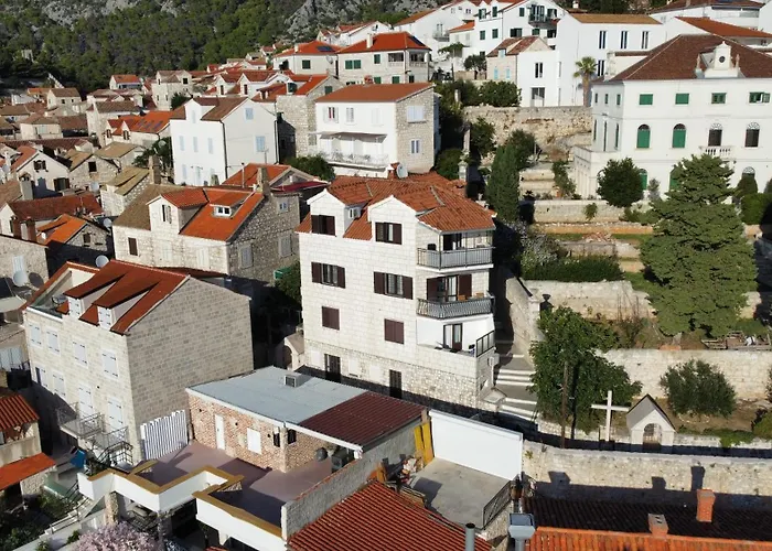 Caric Affittacamere 4*